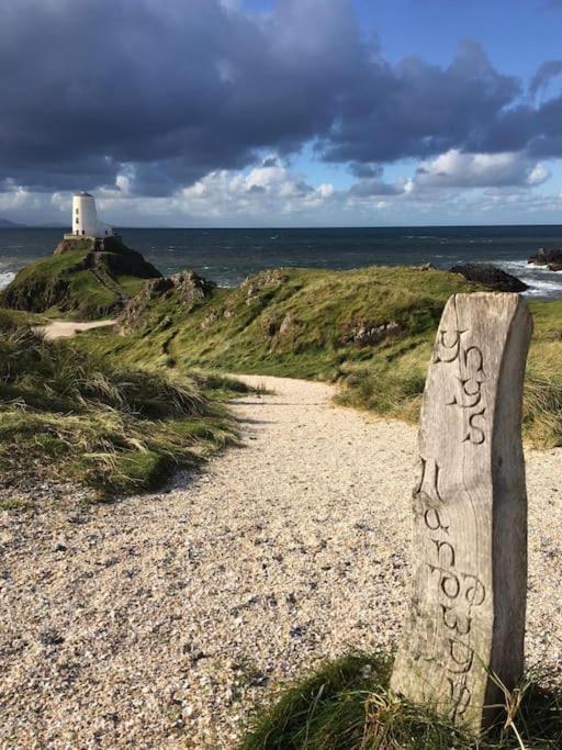 Tyddyn Plwm Isa * Newborough (Anglesey)